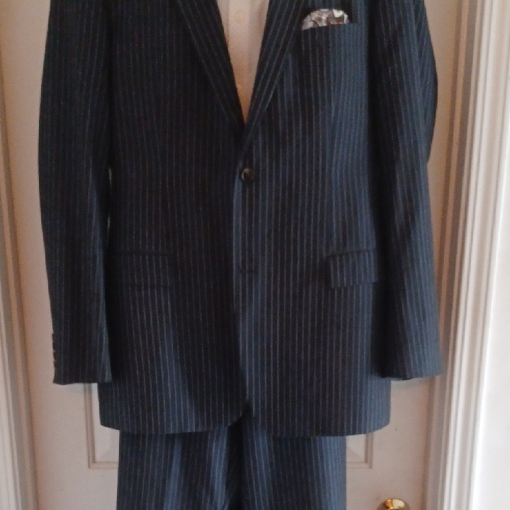 HUGO BOSS Luxe Navy Pinstripe Suit, 42L / 36W, 34L - Picture 5 of 12